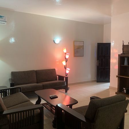 Maryland Guesthouse Monrovia Esterno foto