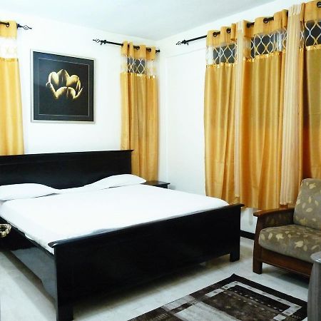 Maryland Guesthouse Monrovia Esterno foto
