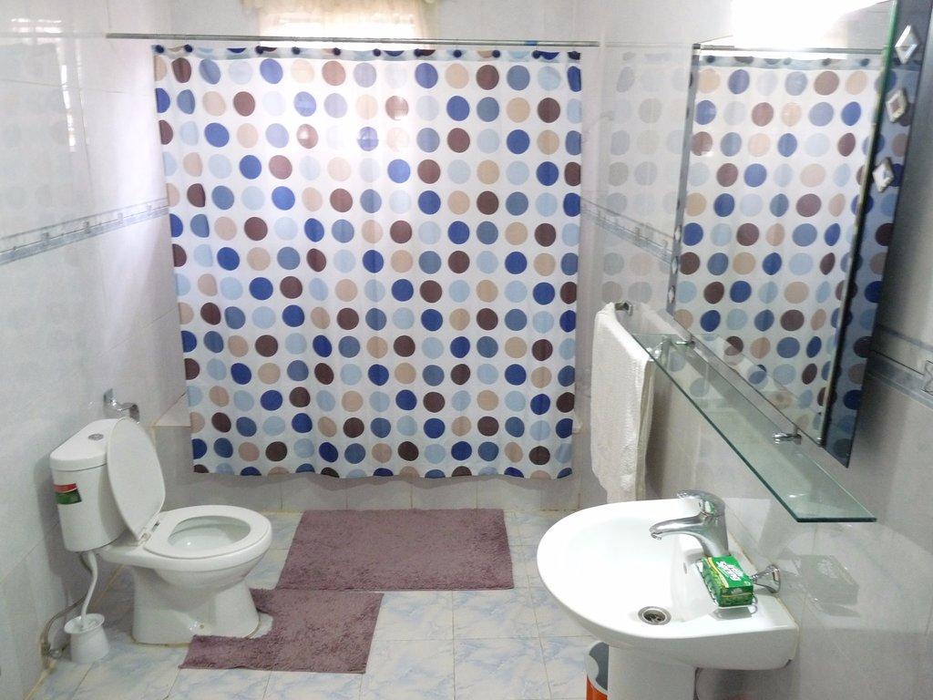 Maryland Guesthouse Monrovia Esterno foto