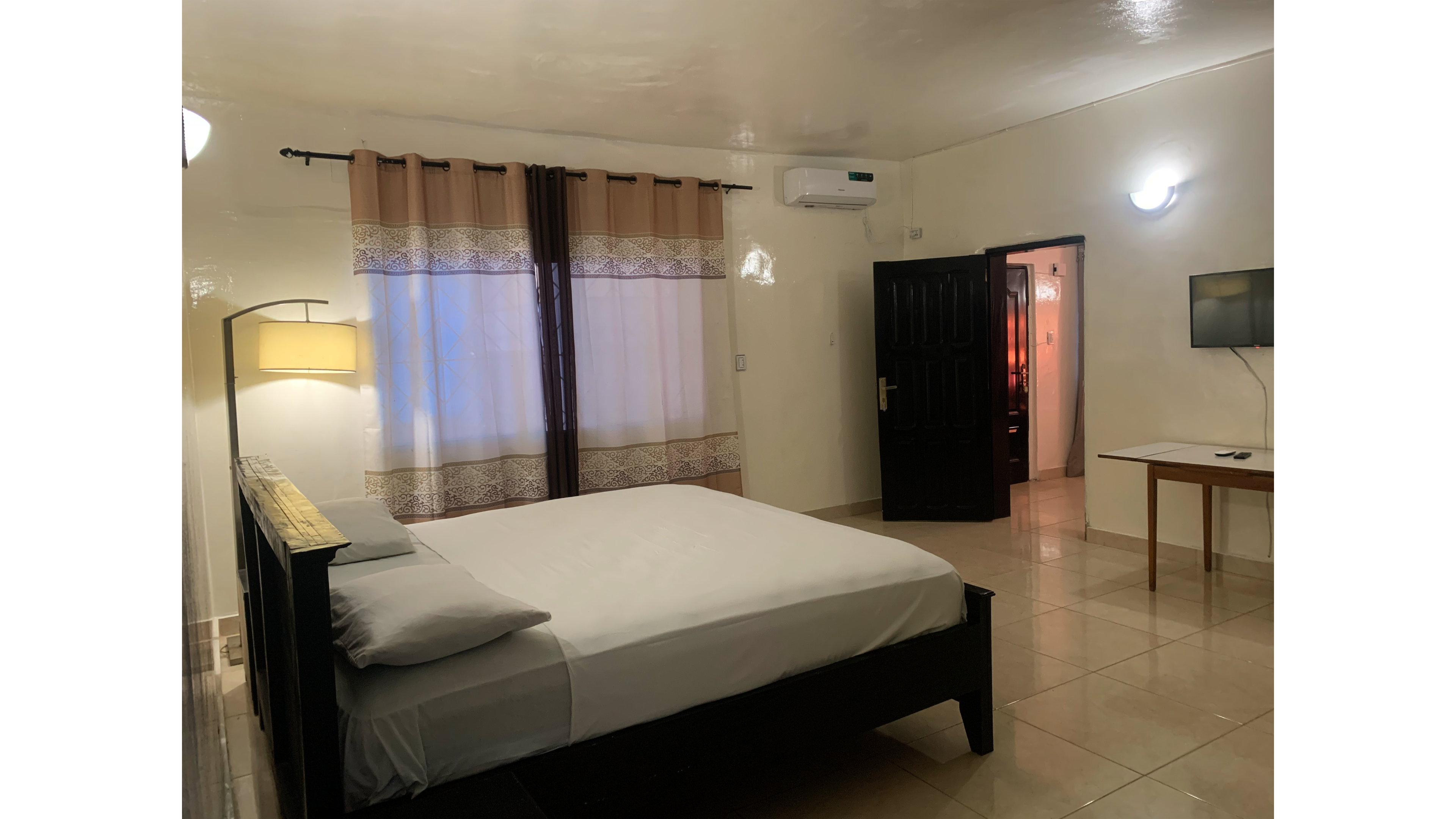 Maryland Guesthouse Monrovia Esterno foto