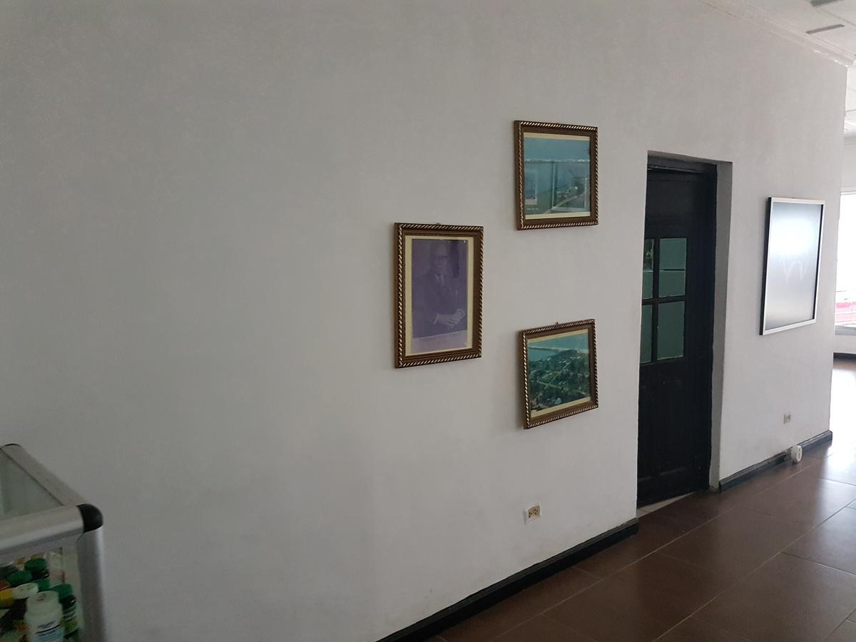 Maryland Guesthouse Monrovia Esterno foto