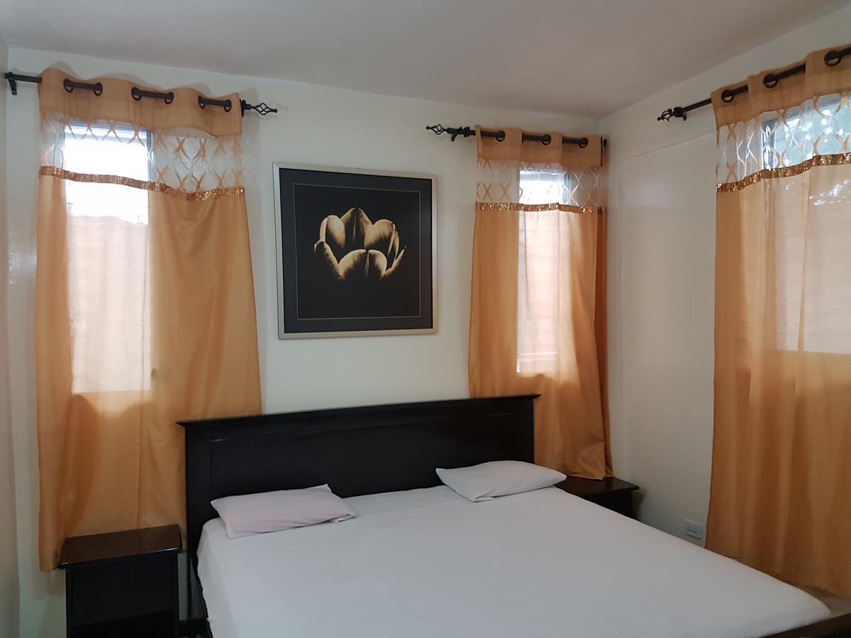 Maryland Guesthouse Monrovia Esterno foto