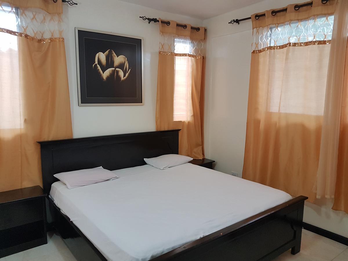 Maryland Guesthouse Monrovia Esterno foto
