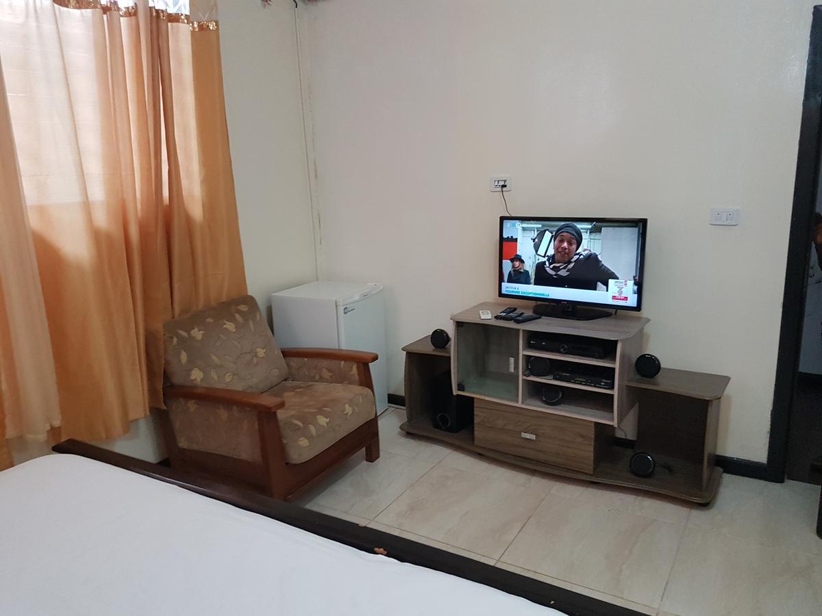Maryland Guesthouse Monrovia Esterno foto
