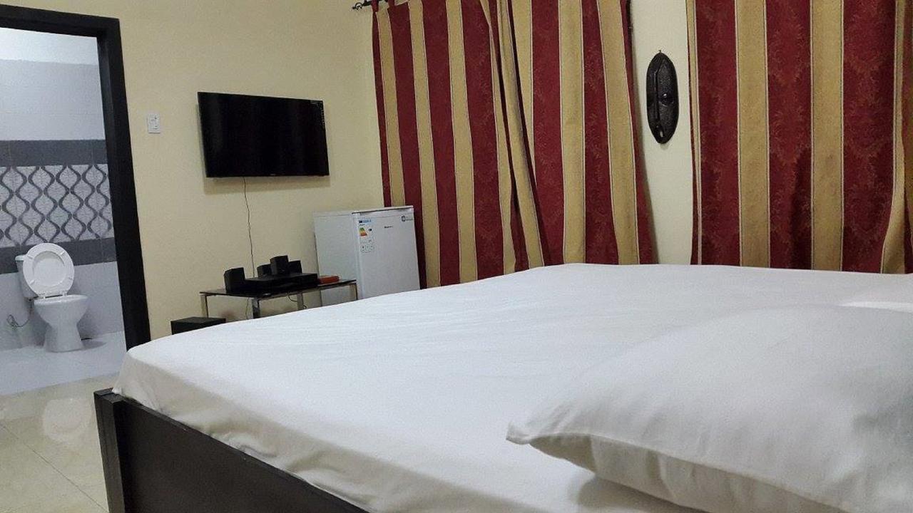 Maryland Guesthouse Monrovia Esterno foto